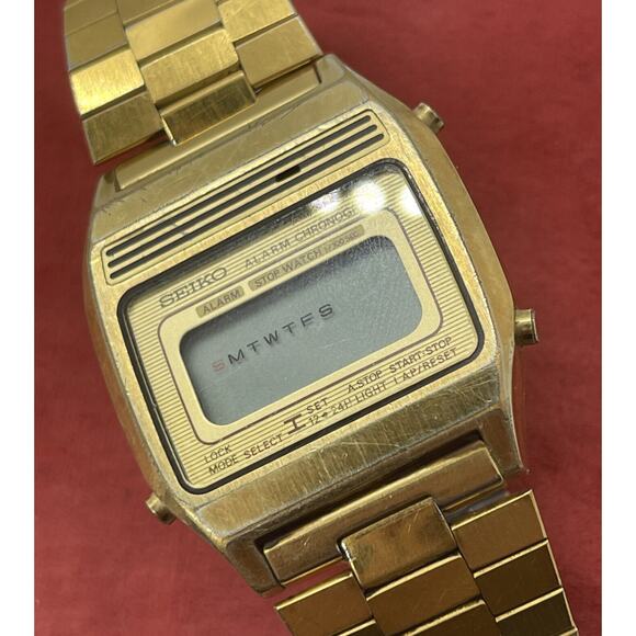 VTG 1980s SEIKO A639-5009 LCD CHRONOGRAPH WATCH GOLD TONE Dead Battery - Picture 4 of 16